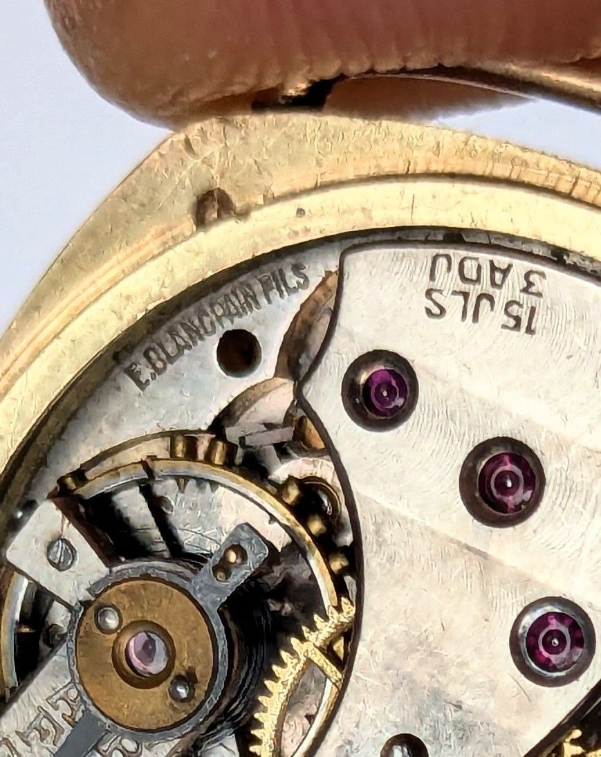 Movement detail of vintage trench watch – ancre lever escapement, serial 618A, Hallmark, power reserve 24h