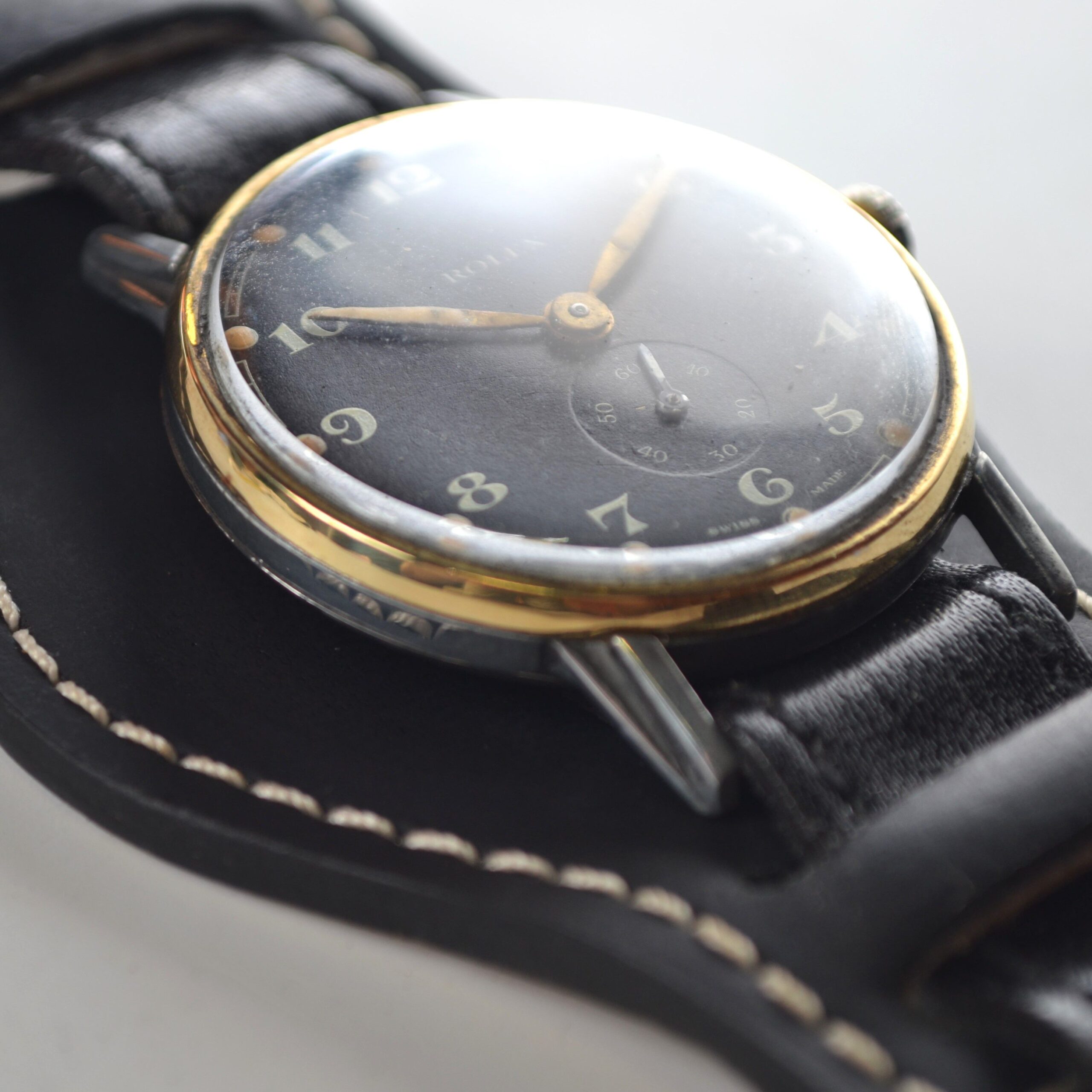 WW2 Era Rolex Bubbleback Military Watch – 35mm Officer's Trench Watch (1940s) photo 5