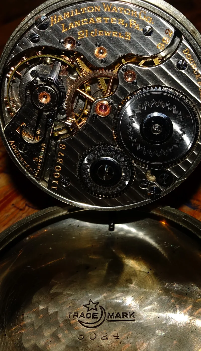 Hamilton 16s pocket watch — Movement of a Hamilton 992 railroad grade pocket watch, circa 1914, nickel-plate